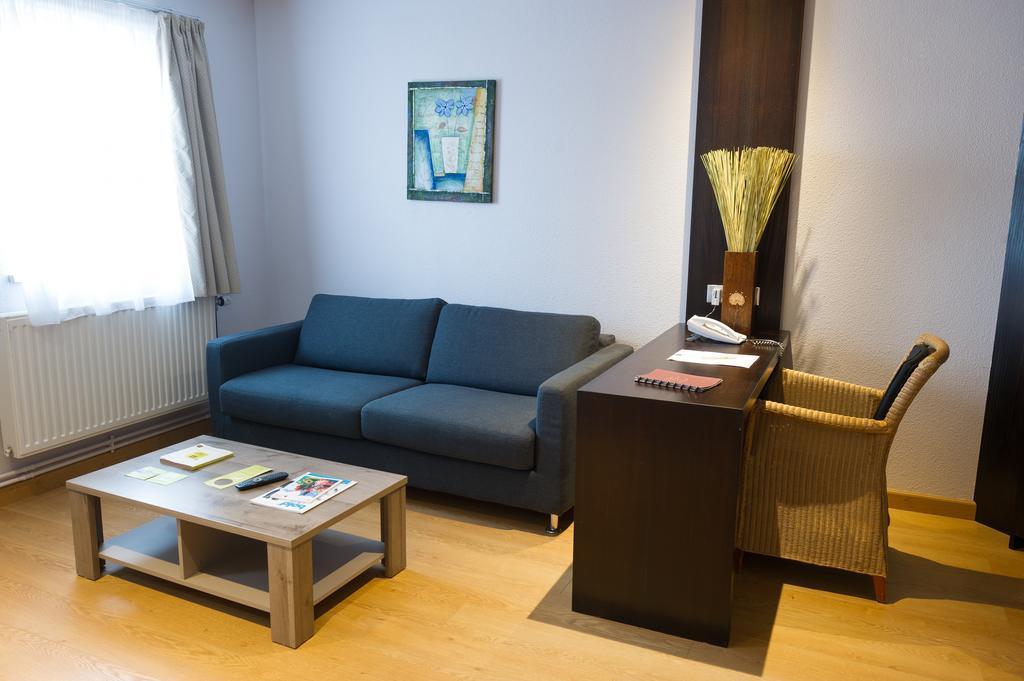 Cottage Logis Hotel - Restaurant Дуделанж Екстериор снимка