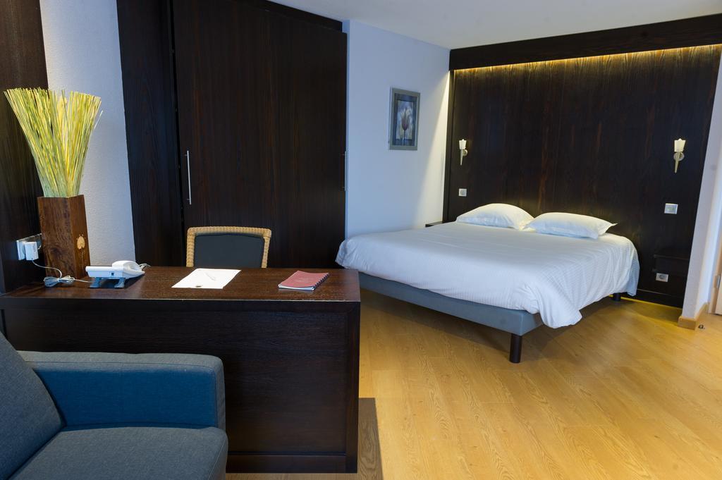 Cottage Logis Hotel - Restaurant Дуделанж Стая снимка