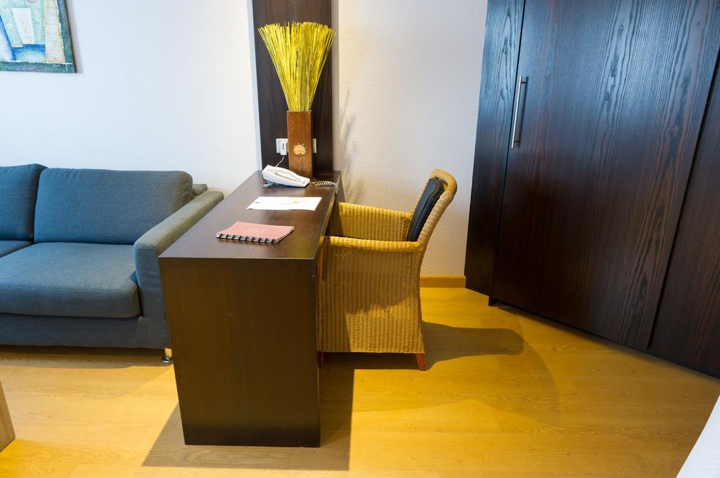 Cottage Logis Hotel - Restaurant Дуделанж Стая снимка