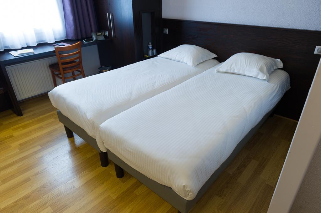 Cottage Logis Hotel - Restaurant Дуделанж Стая снимка