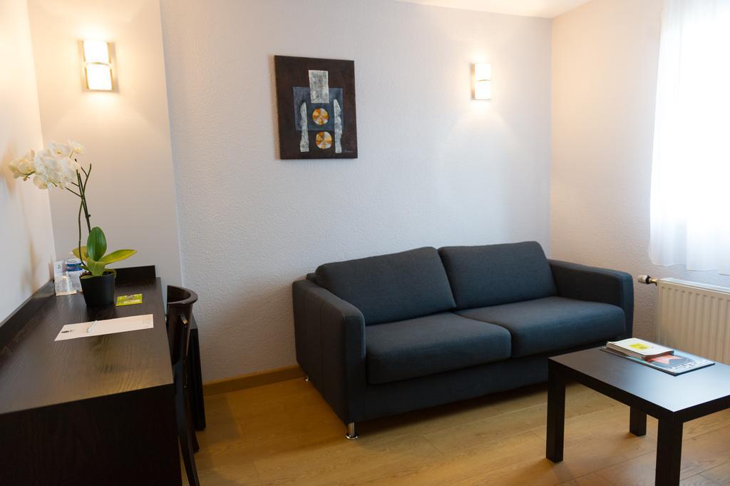 Cottage Logis Hotel - Restaurant Дуделанж Екстериор снимка