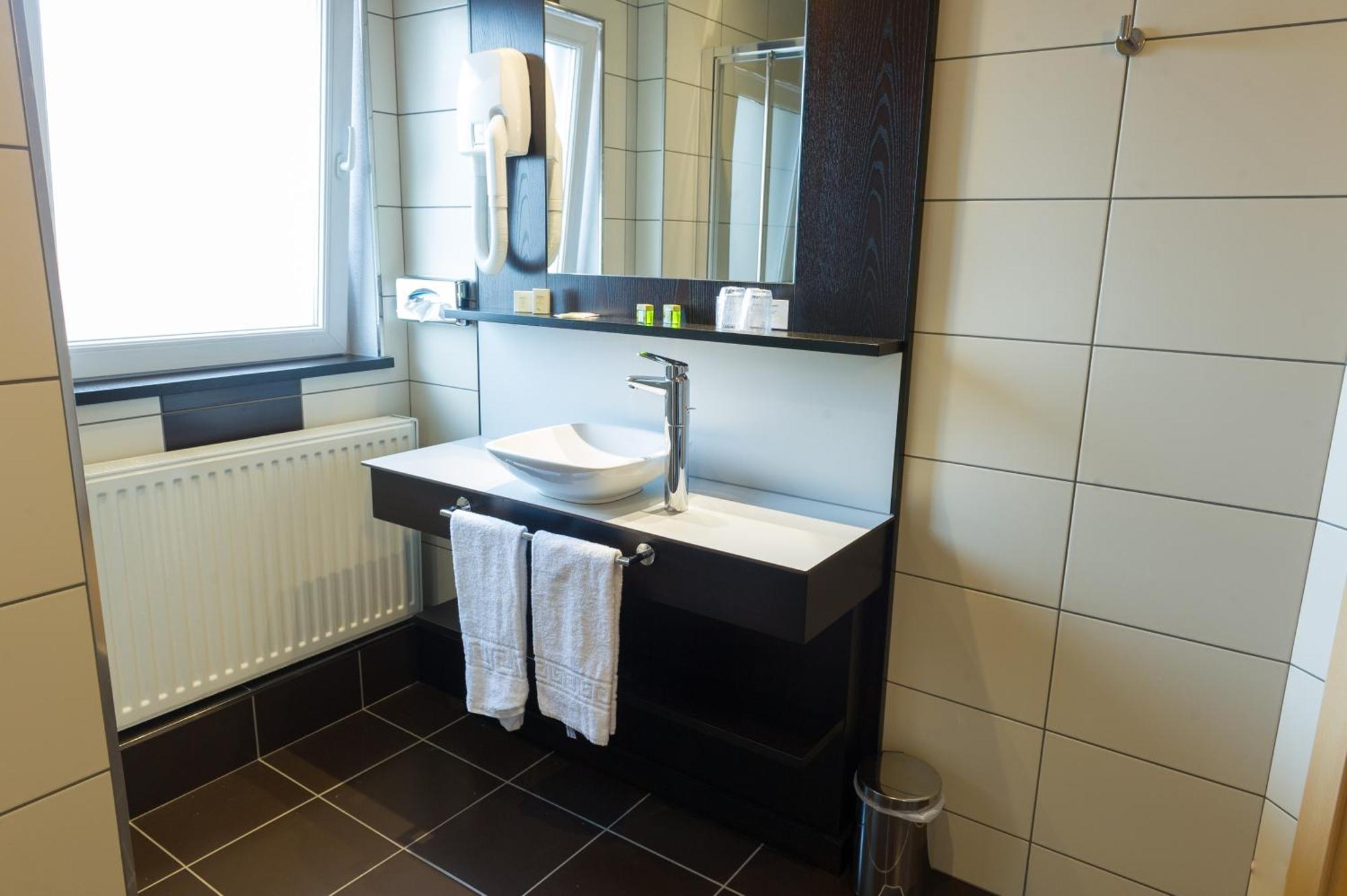 Cottage Logis Hotel - Restaurant Дуделанж Екстериор снимка