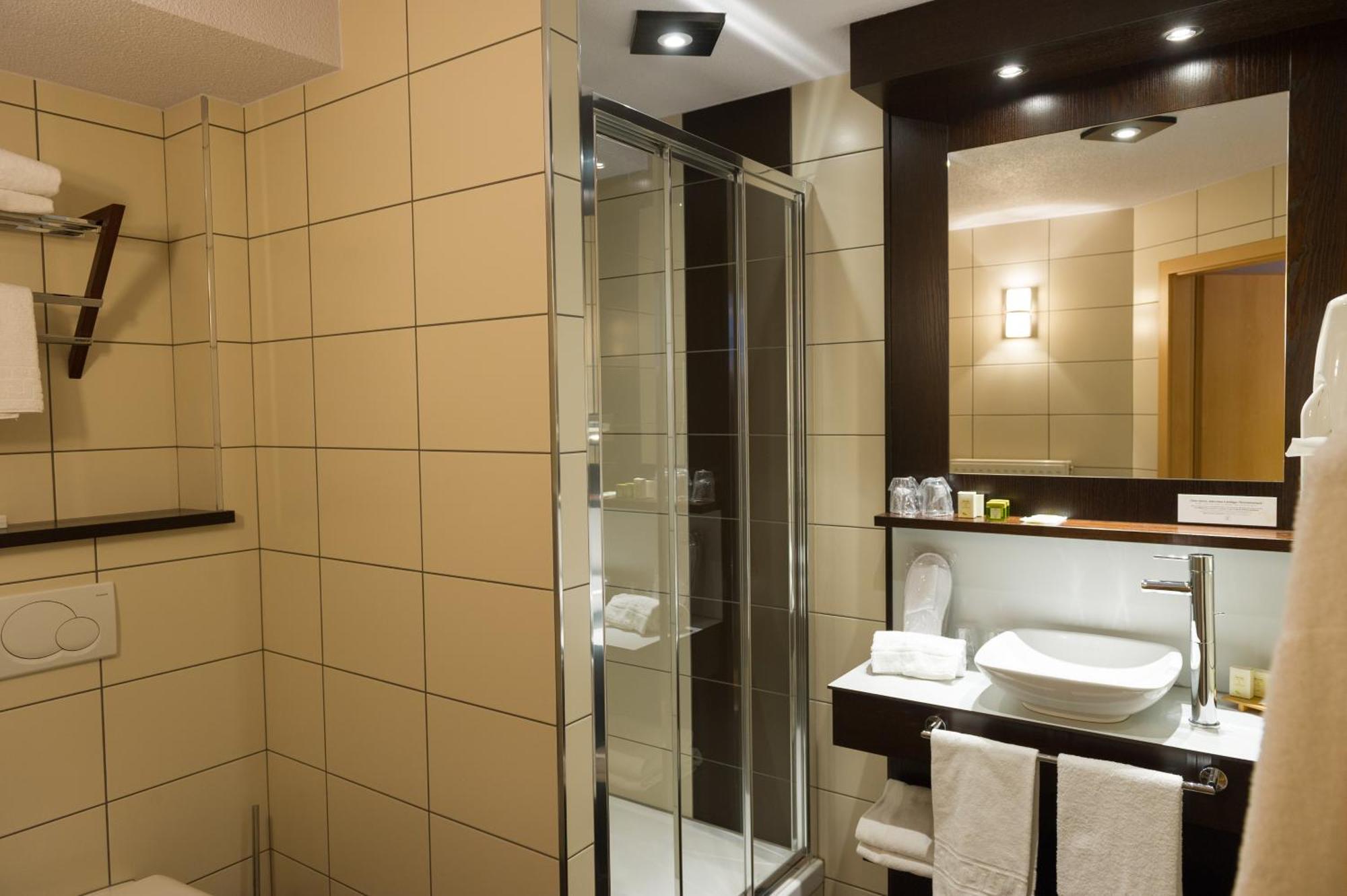 Cottage Logis Hotel - Restaurant Дуделанж Екстериор снимка