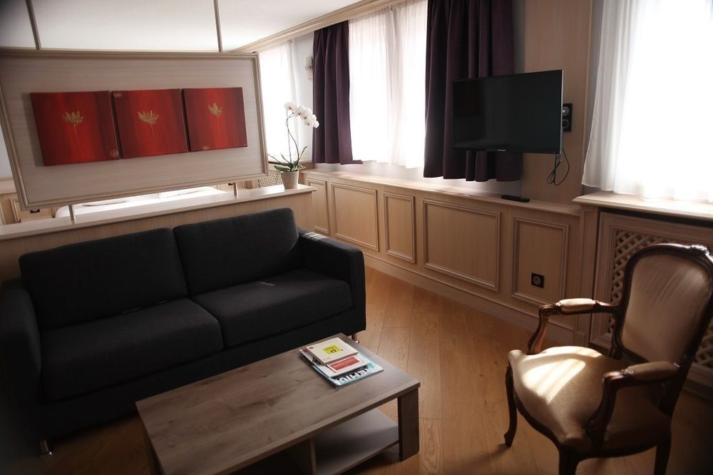 Cottage Logis Hotel - Restaurant Дуделанж Екстериор снимка
