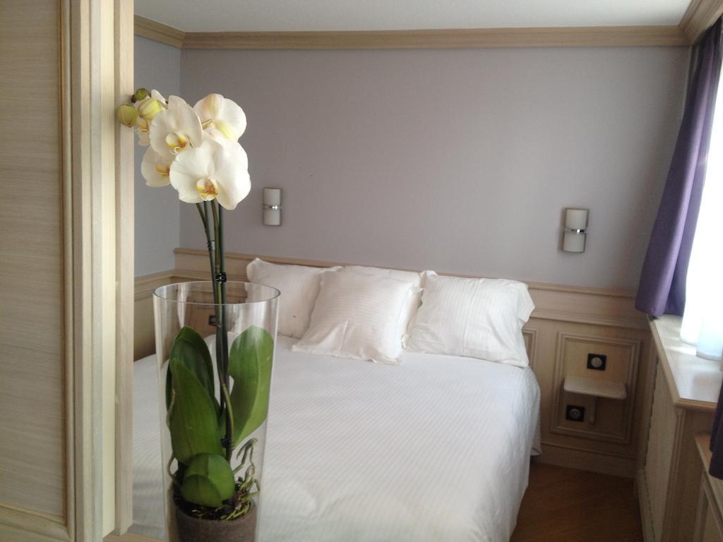Cottage Logis Hotel - Restaurant Дуделанж Стая снимка