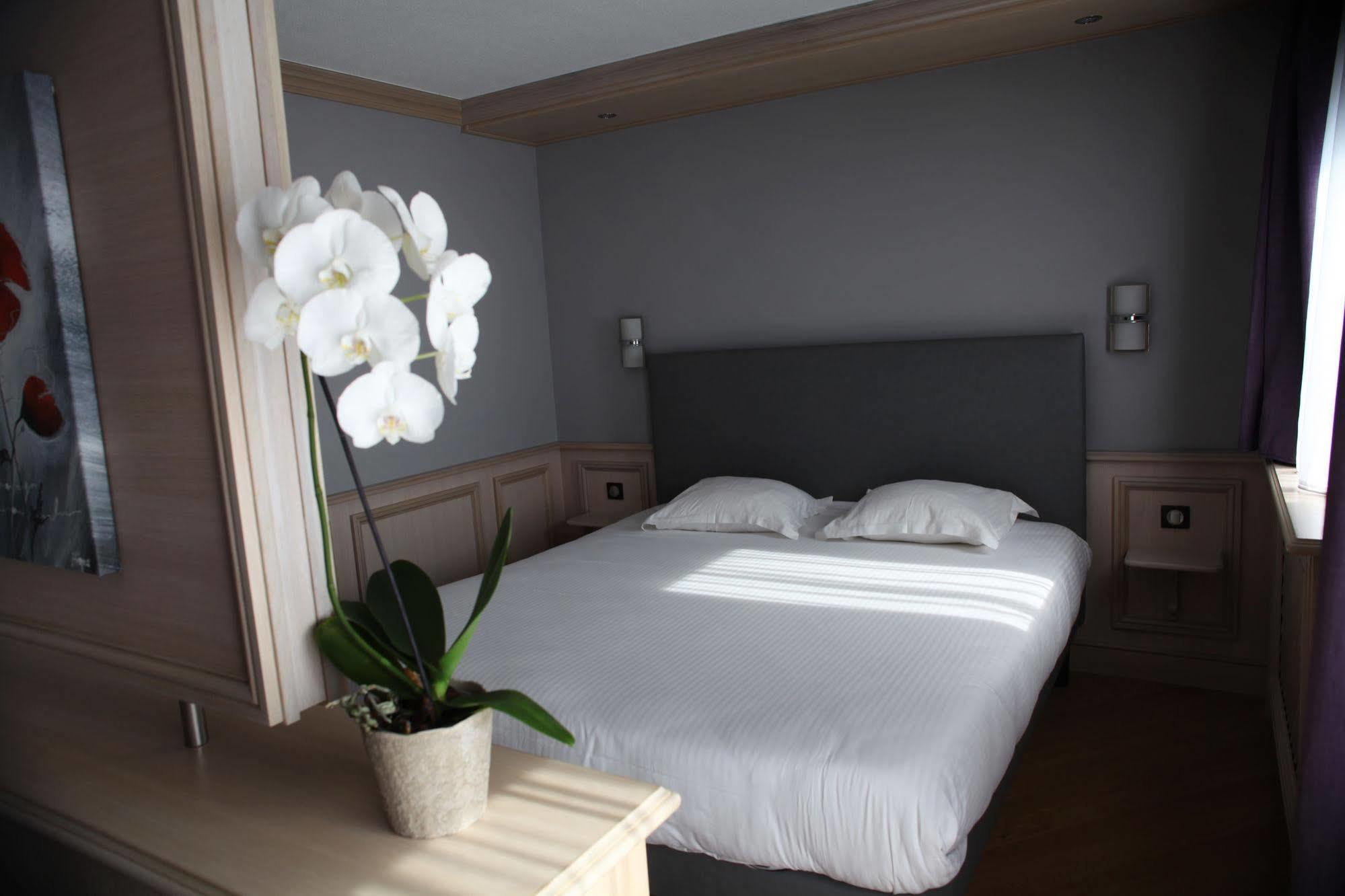 Cottage Logis Hotel - Restaurant Дуделанж Екстериор снимка